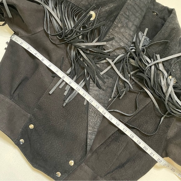 Vintage sueded leather fringed crop jacket medium - Picture 11 of 15